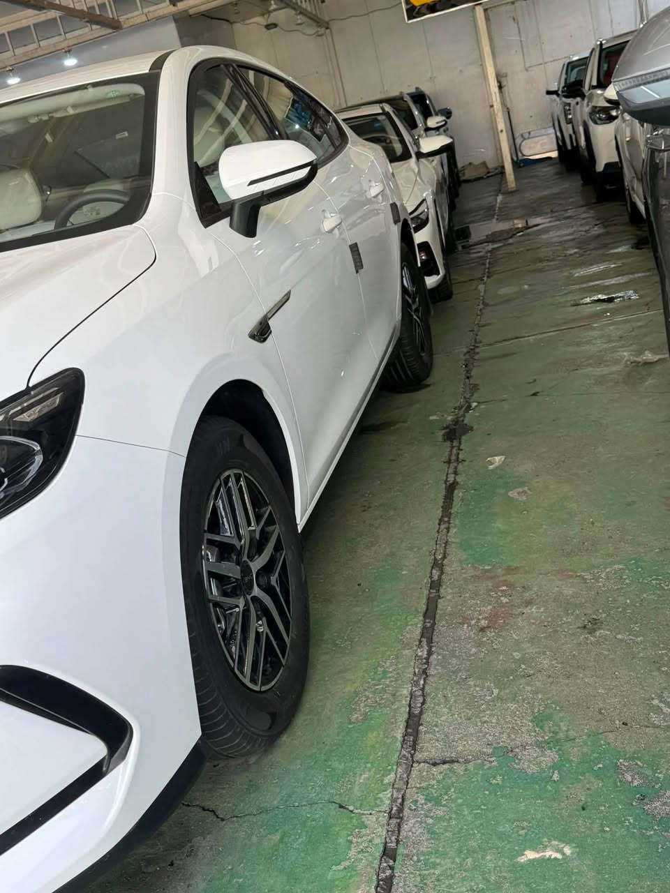 بي واي دي سيل 5
BYD seal 5 
ويل كروم مشيف
داخل جلد ابيض
كفاله عامة
 ماشيه ٢٣ الكلي
السعر ١٩١٠٠ وبي مجال قليل للشراي
***********
