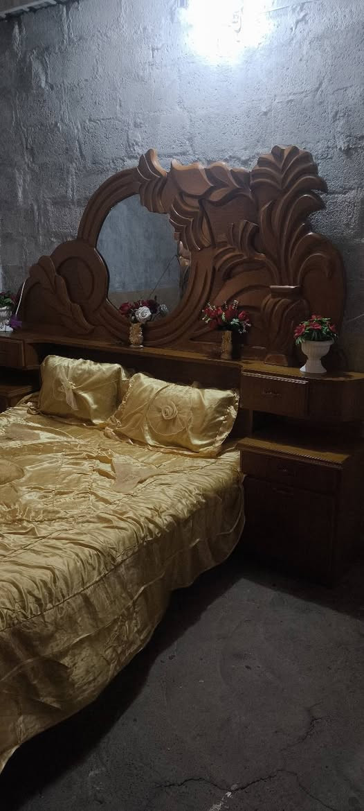 استفسار على هذا الرقم ***********غرف اخشاب للبيع السعر 650
