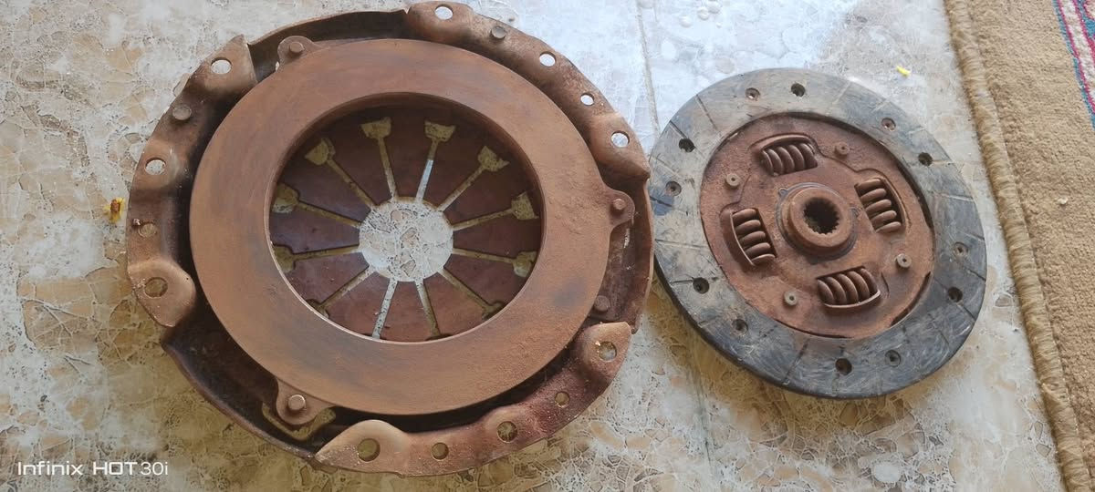 متاح محرك سايبه كامله نقص كم شفت 
وعينه وصينيه وعقل سايبه يشتغلن 
150
الف شرط الشغل 
ابي الخصيب محيله الشارع الوسط 
***********
