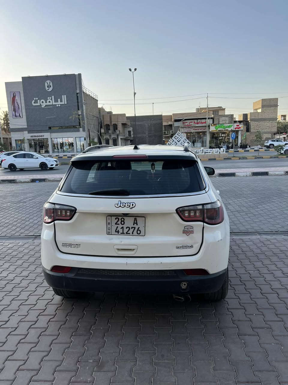 سلام عليكم 
جيب كومباس موديل 2018 
ماشية 80500km وقابل للزيادة 
تو كلر المواصفات المعروفة مالت الجيب حادثها موجود السونار كامل ورقم الشاصي السيارة كاملة من كير وتبريد وحدادية  بس المكينة مفتوحة امبدلين بيها كازكيت وبيها ضعف 
سعرها 110 وبيها مجال ان شاءالله مكانها النجف متواجد خاص او الرقم ***********
