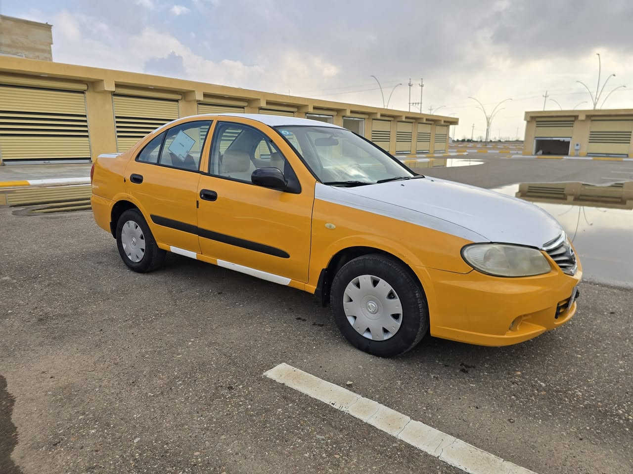 السلام عليكم
نيسان سني للبيع 
2011 مؤسسه 
رقم بغداد تحويل شوكت متريد 
السياره بيها طخه خفيفه من ورا بدايه الجاملغات ومصبوغه الجاملغات ثنينها هيه والجنه بدووون دواخل 
كير محرك صدر كلها كفاله 
السياره خير من الله ونضيفه كلش 
تجي وتشوف بعينك
مكاني الانبار حديثه 

السعر واي استفسار 
اتصال ع الرقم 
مكلف بالنشر خاص ماجاوب 
هاذه رقم صاحب السياره 

***********
