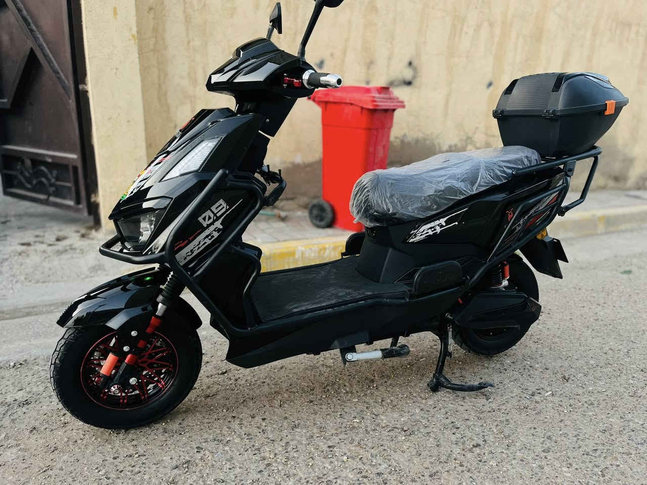 سلام عليكم للبيع ماطور شحن سكنس بعده جديد مستعمل اقل شهرين فول مواصفات سماعات mb3 سويجات ثنين بصمات كرتات فول شرط الفحص ٦ بطاريات ٤ سرعات دبل إشاره السعر ٧٠٠ بي مجال لاتصال ***********
