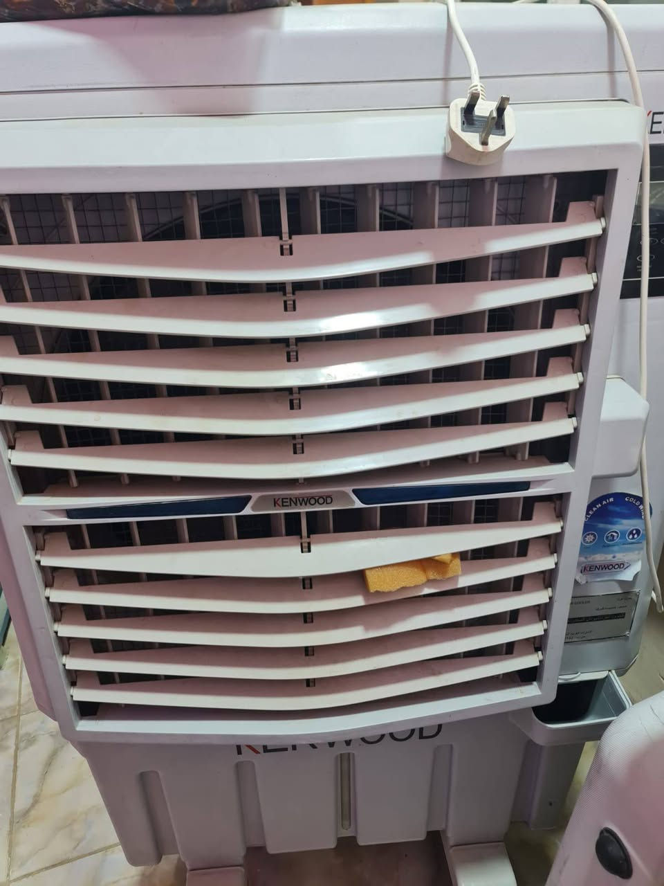 اغراض للبيع جهاز جري رياضي استخدام مرة وحدة ب100 وبي مجال زاوية ب50 وبيها مجال ومبردة 75 وبيها مجال للاستفسار الاتصال او مراسلة واتساب عالرقم ***********
