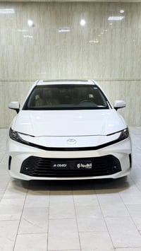 TOYOTA CAMRY-Hybrid  سنة الصنع : 2025  المسافة المقطوعة : 27000  سعة ا...
