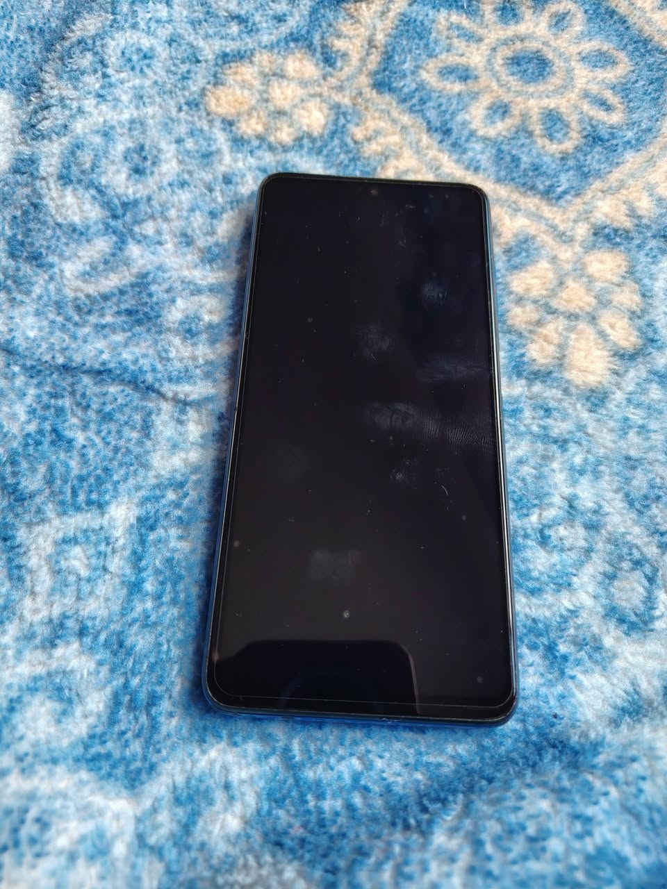 سلام عليكم جهاز بوكو x3برو ذ 256 وياه كارتونه للبيع جهاز نضيف كله شغال نضيف بس جوا الكامرا الخلفيه بيهه خدوش قليله
ب100 وبي مجال بسيط
مكاني طويريج
***********
