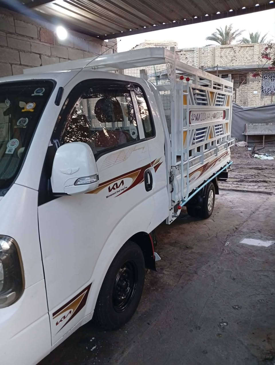 سلام عليكم 
بنكو موديل 2018
2700
مكفولة كفالة عامة 
رقم بصرة سنوية لل2028
ماشية 228 الف
رقم شاصي مبين كلش بعدة بحالة الوكالة
سيارة جديدة كلش أحلى من الصور 
مكان السيارة ناصرية سوق الشيوخ 
*********** 
أتصال فقط
