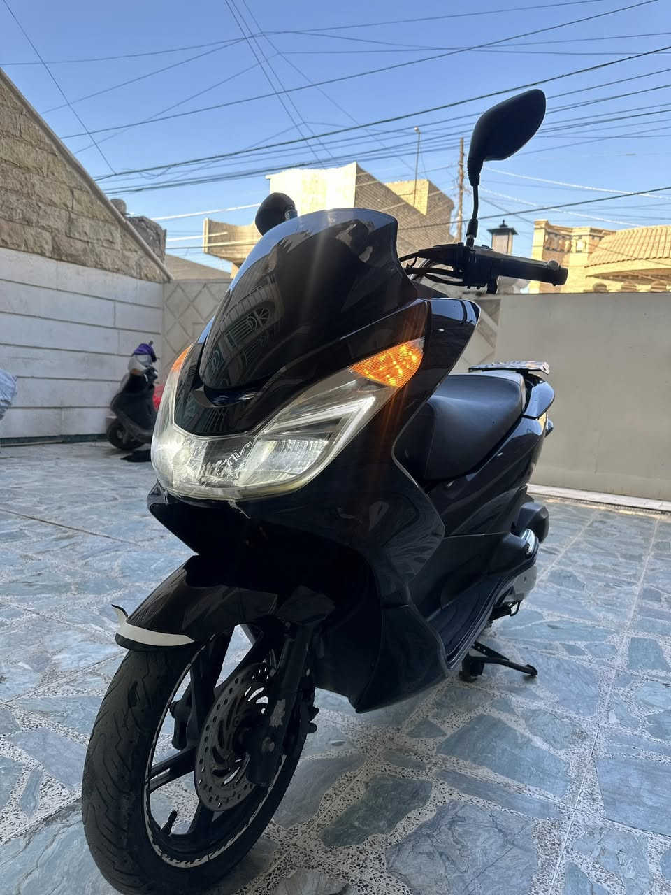 ألسلام عليكم pcx للبيع
بحال الوگاله من كشر من مكينه 
دراجه سعرهه 15 وبيهه مجال وتشلع عيوني 
بيهه ملاحضات بسيطه ب الكفر يعني ممبينه 
وبلعافيه ع الي ياخذهه🤍👍🏻


**إذا كنت صاحب هذا الإعلان وتريد حذفه لأي سبب، رجاءا أرسل رسالة إلى الدعم الفني**