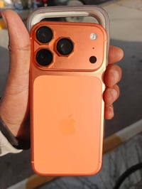 آيفون ١٧ برو • بطارية ١٠٠ • نضافة ١٠٠