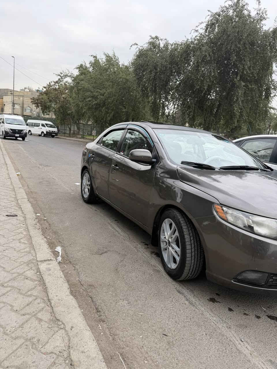 سلام عليكم 
كيا فورتي 2011 رقم انبار نكليزي بسمي هزه جديده سنويه جديده تحويل مباشر 
مواصفات فتحه سلايت تحكم ستيرن جهتين اشاير بلمري تخم تاير 5 ويل كب 
مكينه 2000 دوش كير تبريد حداديه كله نضيف مال جناي 
بيه بيه مكانات صبغ ابيع حزام هيه مابيه حزام بس ابيع حزام افضل 
مكاني بغداد الكاظميه سعر 68 وبيه مجال بصيط حك جيه 
هـ*********** اتصال فقط ماجاوب خاص
