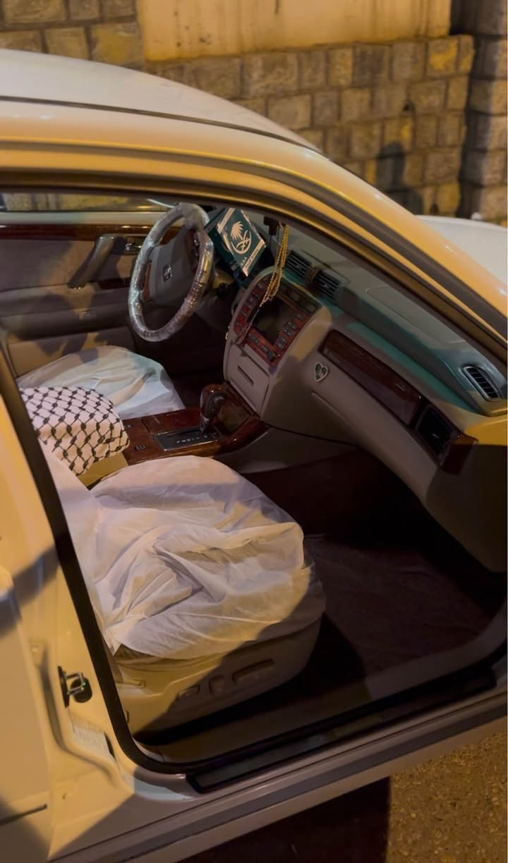 مەلیکە ٢٠٠٣ d4 بچوک مووسس دوو دوگمە بێ دووکوڵ بێ ڕۆن کەم کردن بێ مەسرەف بێ کێشە سەیارەکە لۆکە هی ماعرەز نیە وەک سفر وایە ناوزەرد دەشبول سەرو خوار نەجەف چوار ویلی نەجمی لۆک چوار کوشن کارەبا پەردە هەموو گیانی ئیش ئەکات هیچ گلۆپێک لە داشبۆل پێ نیە لایتی پیشو دوا کریستاڵ زۆر جوانن کامل جوانکاری سەقفی شوشەی بیچاڵ بی شوخت بێ لێدران تەنها یەک پارچەی یابانە..... هەموو شتیکم نوسیوە موشتەری نیت تیل مەکە سەیارەکە پاتاڵو شفتە نیە لۆکە لۆک...سعری ٦٠ گەلاو مەجالیکی کەم 
0750 215 3511 watsapp-vibar
*********** حلبجة, السليمانية
