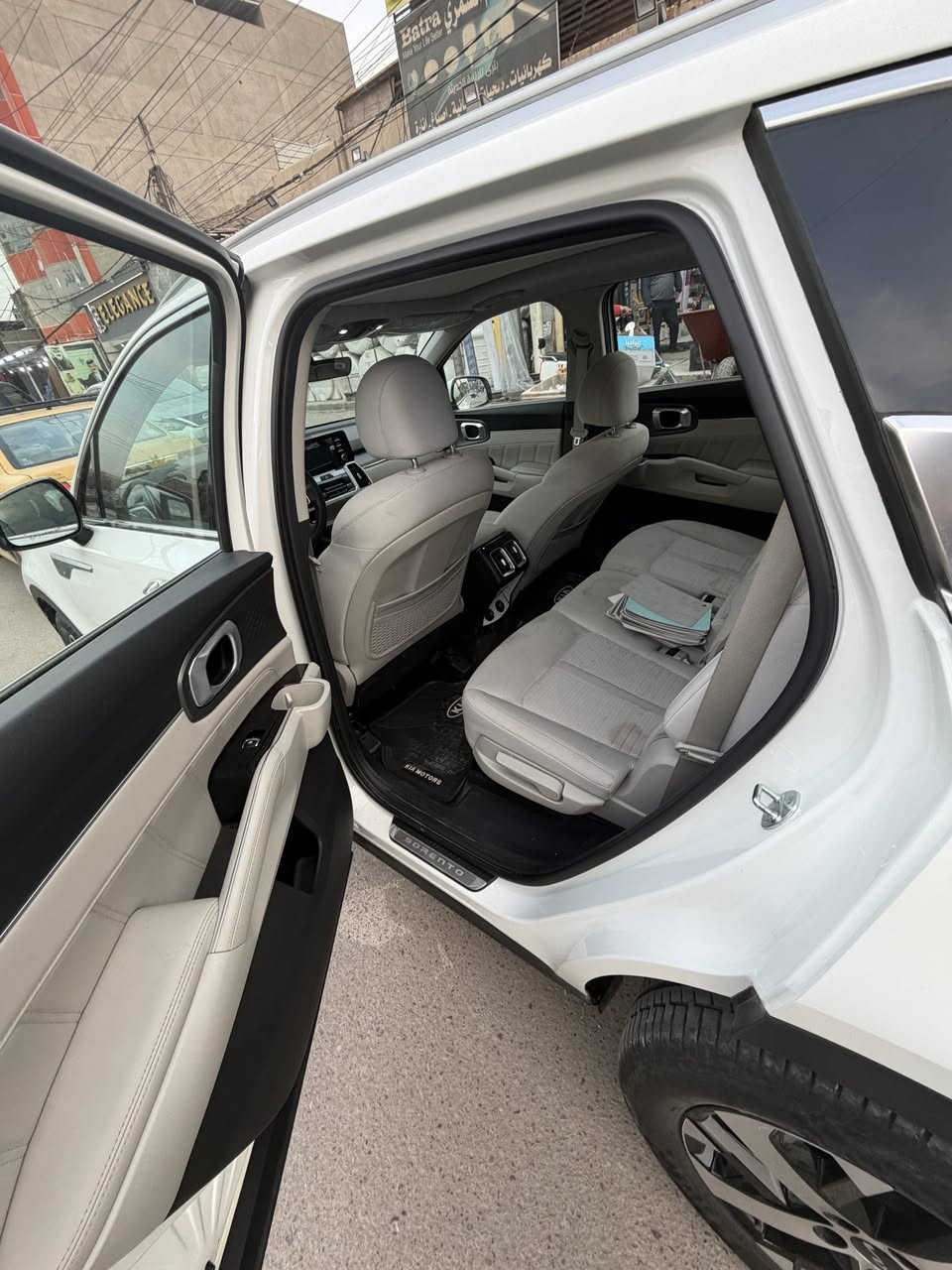 السلام عليكم
سورنتو 2023 خيلجي شركهN/M

فول مواصفات 

4سلندر 2.5

خمسه راكب

ماشيه 31 الف كيلو

رقم اربيل بأسمي 

مكانها بغداد الشرطه الرابعه

تواصل ***********

سعرها 250
