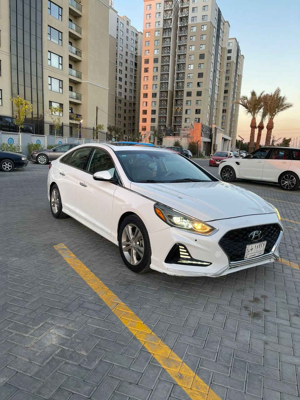 السلام عليكم سوناتا موديل 2018 فول مواصفات حادثه بابين جهت الصدر فتح وشد صبغ بنيد فقط  ويوجد سونار مكان بغداد حي الجهاد السعر 135 وبيها مجال الاتصال على الرقم *********** يوجد واتساب
