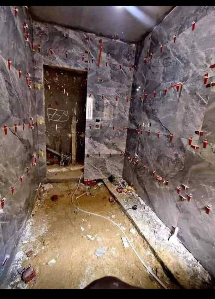 السلام عليكم خلفة مصري سرميك بورسلين وكاشي ومرمر ودرج شغل درجة أولي واسعار مناسبه *********** ب وتس
