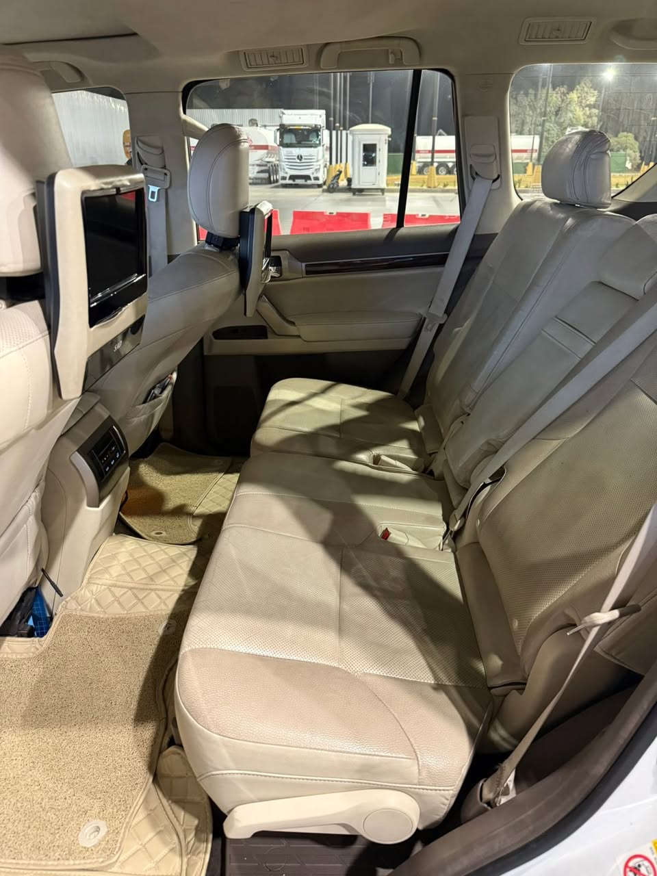 لكزز GX460
موديل 2018 

مواصفات 

جكات 

شاشات 3 بلادي

رادار امامي جانبي 

كشنات حار بارد ثنين كراسي 

كشن سايق خزن ميموري 

ستيرن كهرباء

تشغيل عن بعد 

فتحه في السقف

بصمات ثنين 

سياره خليجي

السعر 365

مكان السياره بغداد 

موجود سونار 

***********

***********
