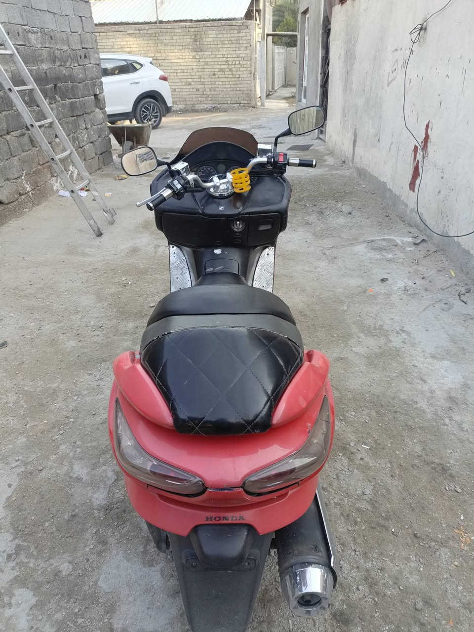 السلام عليكم دراجه فورزه صفر 8الله شاهد دراجه اتخبل وكلشي مابيهه مكاني بغداد بياع  قرب تقاطع درويش السعر 800وبيهه مجال حك الجيهه الرقم ***********
