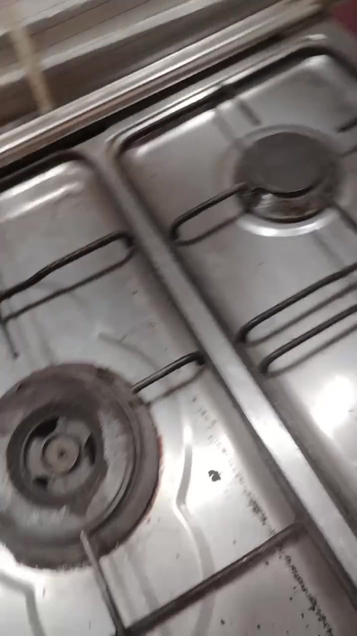 سلام عليكم غراض للبيع نضيفات كاونتر وطباخ وكناتير ابو بابين ثنين وخلاط نضيفات بس شلت وريد ابيعهن ومستعجله وعندي تنور وسخان هم للبيع


**إذا كنت صاحب هذا الإعلان وتريد حذفه لأي سبب، رجاءا أرسل رسالة إلى الدعم الفني**