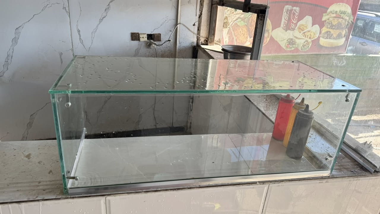 طباخ سعره 150 الف
دكت سعره 125 الف 

جام خانه سعره 75 الف 

ميز سلستيل سعره 75

سنك بابين سعره 75 الف
***********
