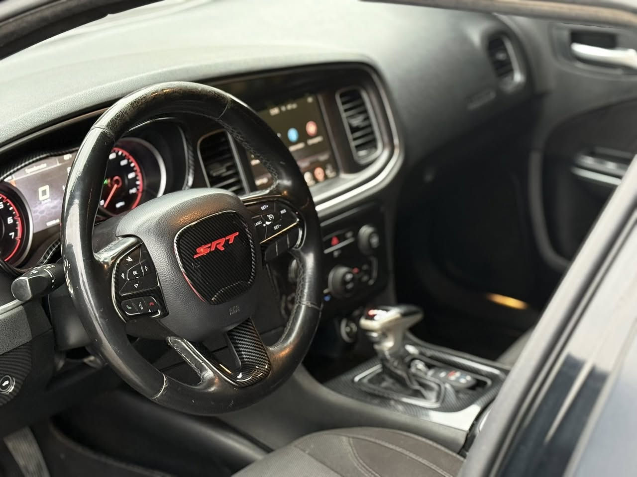 سيارة محدثة SRT و كلش حلوة 😍🔥
Dodge Charger 2017
دودج جارجر ٢٠١٧

مواصفات SXT 
(شاشة كبيرة الحجم-مقاعد كهربائية و تدفئة)

مكينة ٦سلندر حجم ٣.٦لتر تنفس طبيعي
ماشية 153,000 ميل و بحالة ممتازة 

السيارة بدون صبغ و محدث SRT
كلش حلوة و نظيفة السيارة

رقم و سنوية جديدة دهوك الدولي شرط التحويل
مكفولة من كير و محرك وكهربائيات

ب  سعر (205$) ورقة و بيها مجال بسيط

مكان السيارة

دهوك -معرض ارشف R-Shev
رقم51 من معارض التيرمينال 

واتس اب - كورك 
***********
