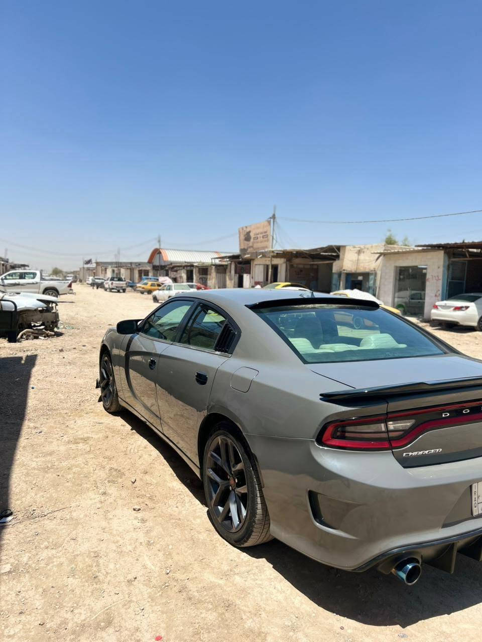 سلام عليكم جارجر ١٧ رقم ذي قار مداور ثاني يوم كفاله ما عده باردات بيها ٤ وبيها صبغ بلباب وبجاملغ كد شبر باب الصدر  كير مكينه حداديه جديد تخم تاير جديد مكانها ديوانيه السعر ١٨٥ مع المجال البصيط لاستفسار *********** متواجد واتساب
