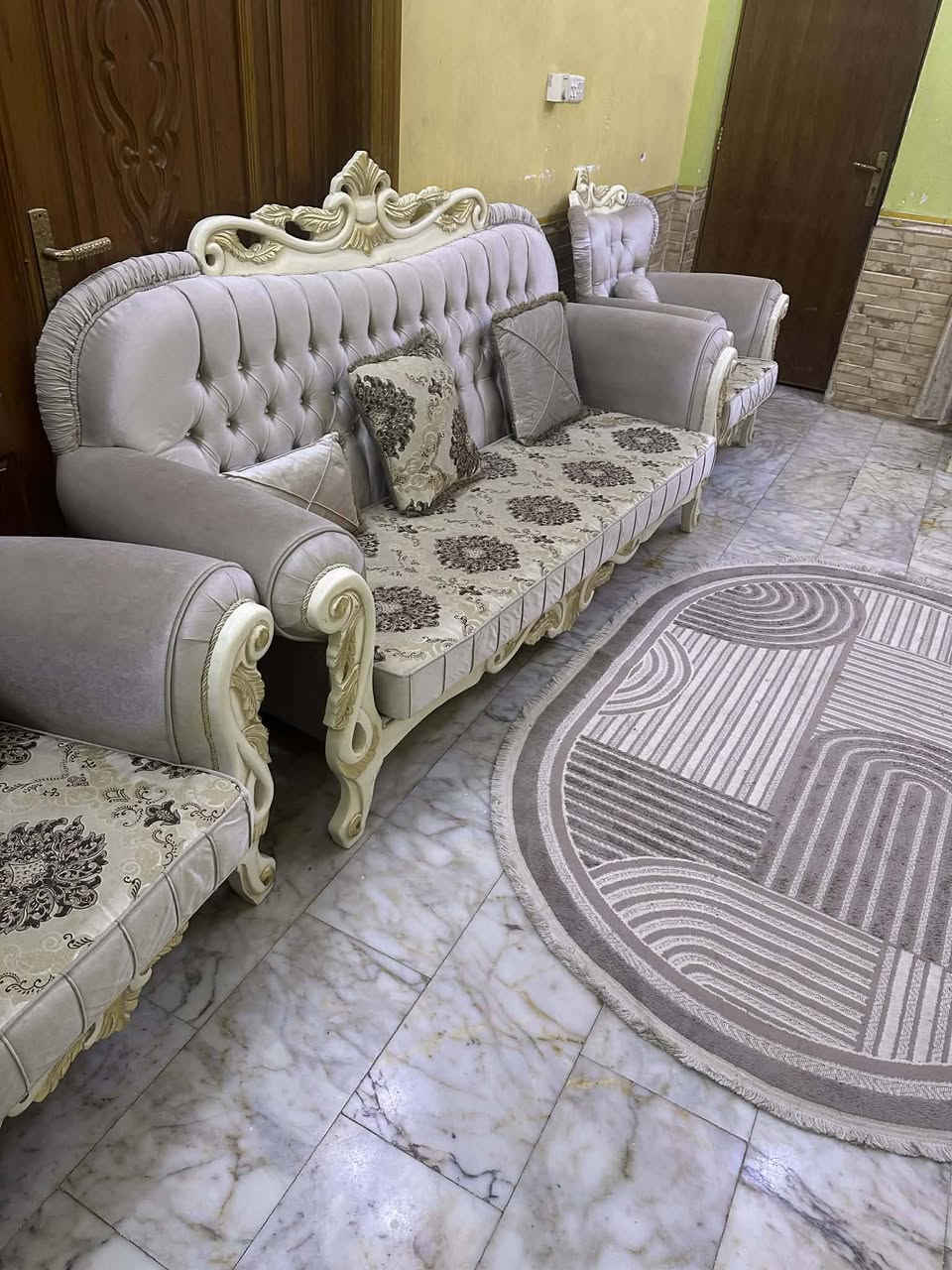 تخم للبيع 6 قطع عشر مقاعد تركي النضافه 90 السعر 550 ***********
