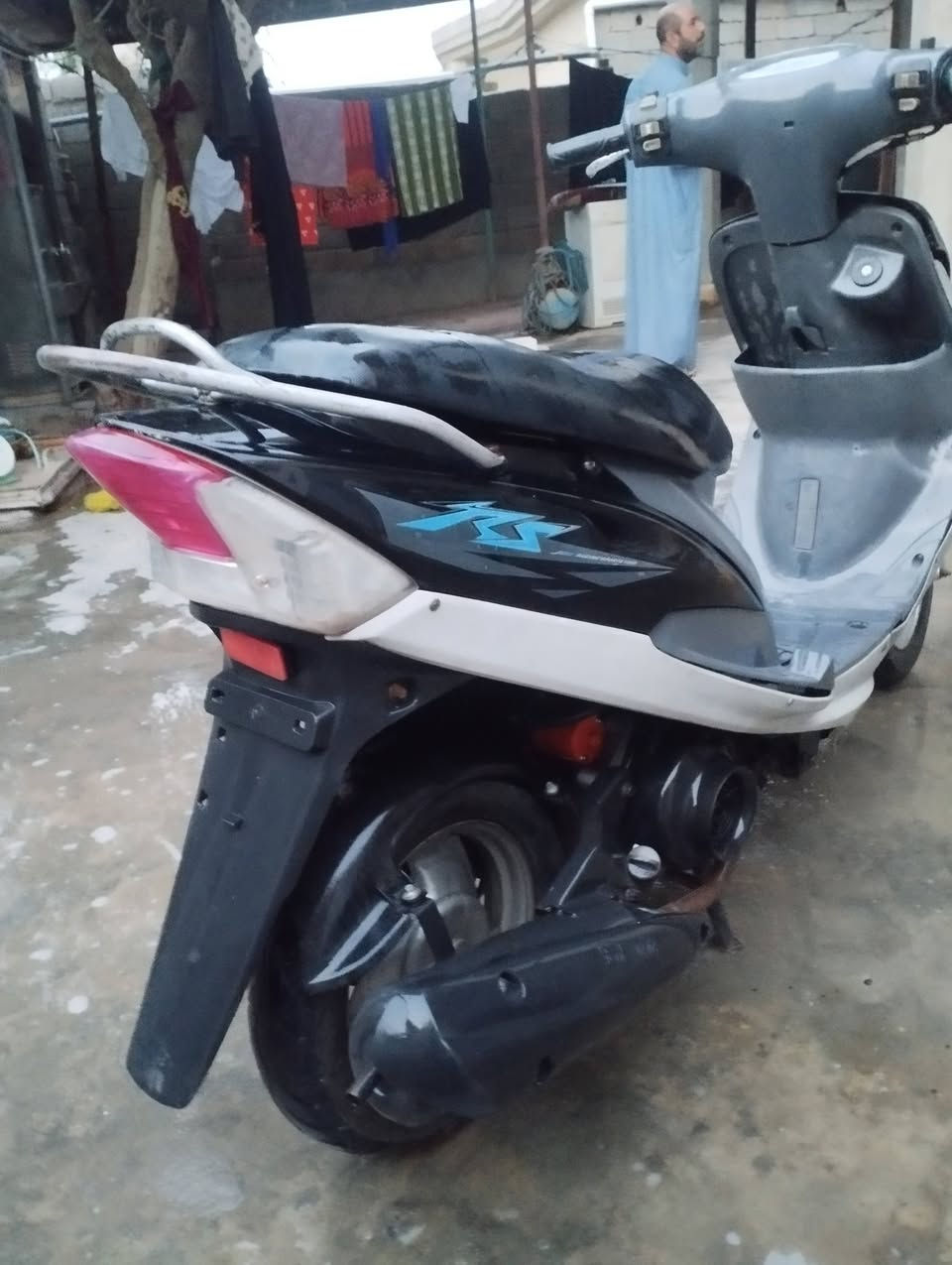 دراجه للبيع قجمه دراجه قراضها كلها بلاد دراجه شاير لايتاتت سلف كله شقال  دراجه بلاد مفتوحه بس ولفات 
السعر 600وبيها مجال رقمي *********** المكان بصره زبير دراجه خرسه وعلي والشراي بيه خير ويدلل
