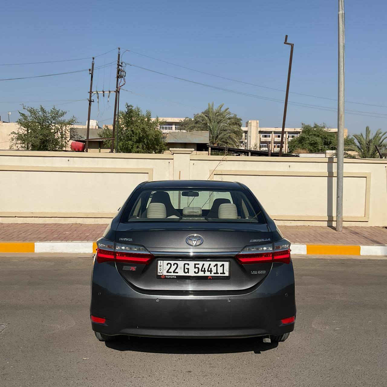 السلام عليكم 
كورلا 2017 خليجي رقم مميز سياره بيها اربع قطع صبغ بدون دواخل رقم اربيل سنويه وفحص وهزه كلها جديده وسياره باسمنه  تحكمات استيرن محرك 1600 مكان سياره بغداد مجمع نجمه بغداد 
رقم الهاتف *********** 
سعر المطلوب 128 وبيها مجال مراوس اوبيع المراوس byd اذا موجود بغداد, العراق
