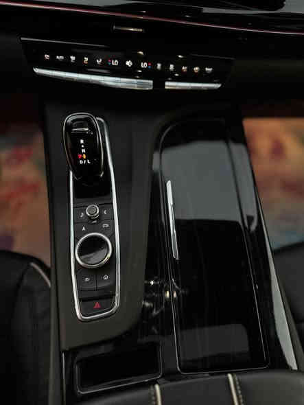 كديلاك اسكاليد 2023
وارد امريكي
ماشيه49 الف كيلو 
فول مواصفات 
2. بانوراما 
3. 36 سماعه 
4. بصمه تشغيل عن بعد 
5. دفع رباعي 
6. كامرات 360درجه
7. صندوق كهرباء + ع حركه القدم 
8. كشنات تدفئه تبريد 
9. شاحن لاسلكي 
10. جكات 
11. لد داخلي متغير 
12. تبريد 3 قطع 
13. داتشو عداد بالجامه 
14.  شاشات خلفيه 
15. كأمره بالمري 
16. 
17. رقم بغداد تحويل مباشر
18. صبغ بنيد ودعاميه فقط
19. مكان السياره بغداد السيديه
21. الاستفسار***********
