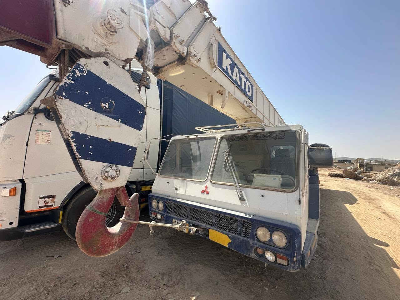 كرين كاتو موديل 1993 40 طن تواصل واتس ***********
