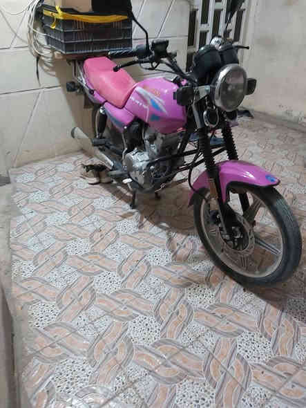 دراجه دايوان عظم موديل ٢٠٢٤ أوراق سحب تايرات جدد
 كهربائيات كله شغال دراجه جاهزه السعر٠مليون وميه للئستفسار ***********
