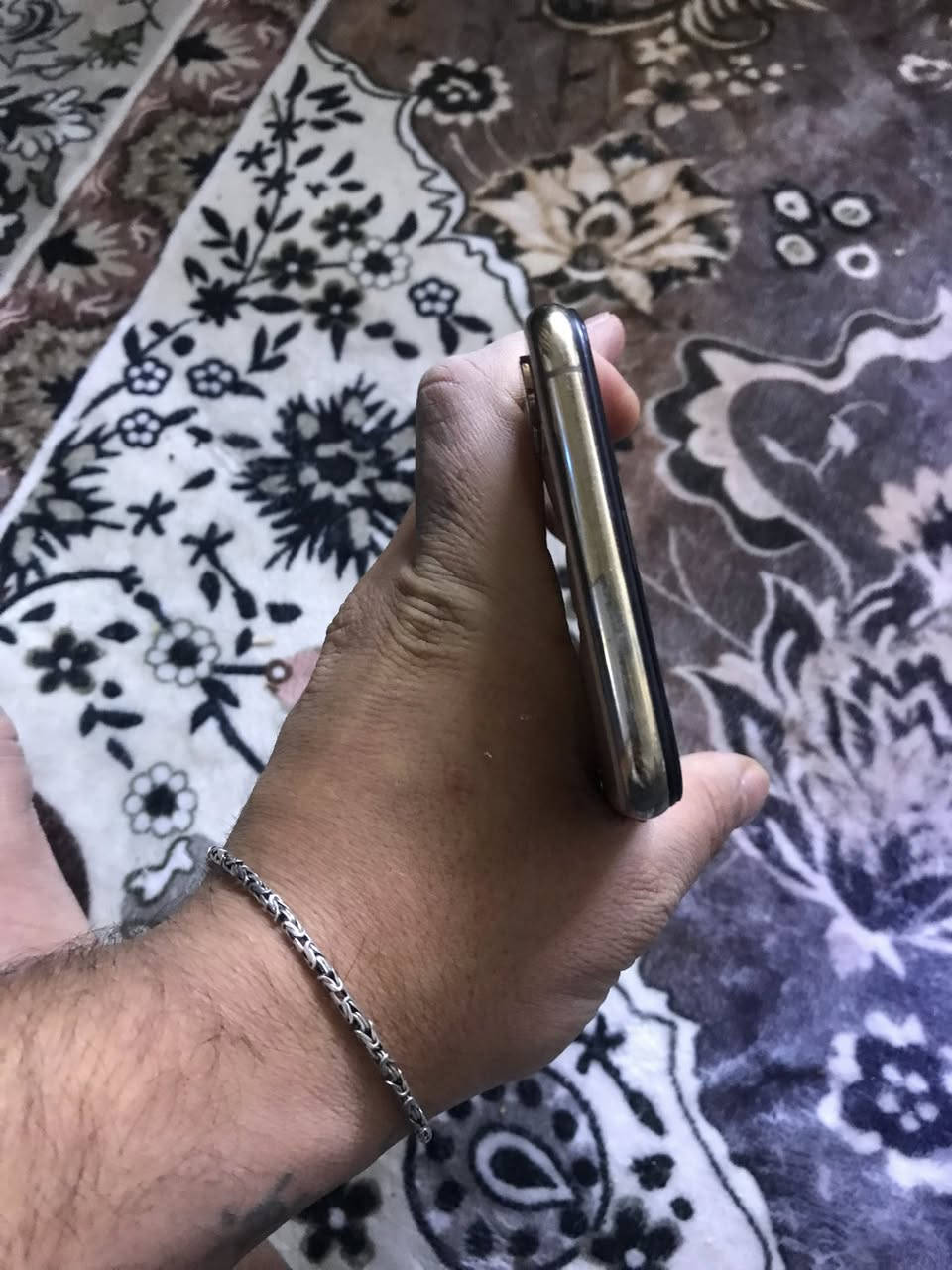 اكس اس ماكس ذاكره 256 الجهاز نضيف كدامك كله شغال مبدل شاشه وبطاريه شاشه اصليه ٣ خيارات وبطاريه اصليه فيس ايدي شغال كله الجهاز شغال مكاني بغداد حي الاعلام شارع البداله 
سعره 160 والله سعره جدا مناسب 

***********
وتساب فقط
