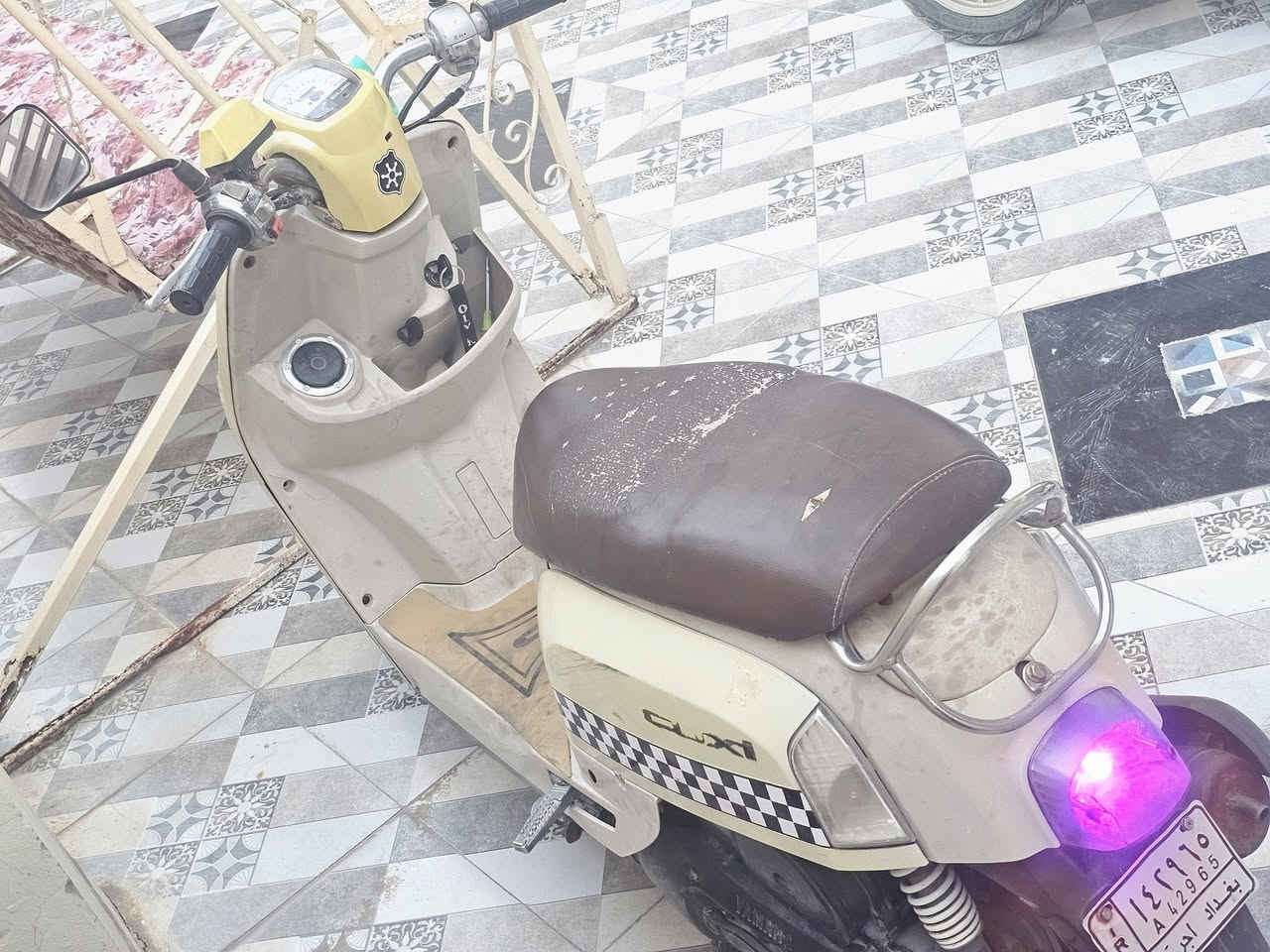 بوليس كابريتر شرط مكينته بصفهة متسمع صوته تاخذهة تندعيلي وخرسه كامله مكمله سعرهة ٣٧٥ مكاني تقاطع  قدس دور الزراعة***********
