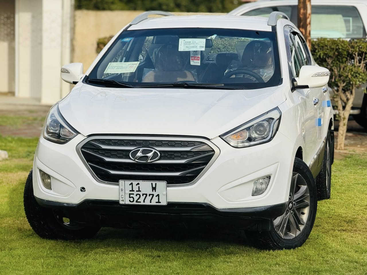 سلام عليكم للبيع توكسان 2015 خليجي 
السيارا كفاله عامه من الضربه وصبغ 
فقط بارد كلش بصيط 
السيارا بسمي رقم بغداد الجديد 
محرك دوش المرغوب 
مابيها نقص برغي 
كير محرك صدر تخم تاير تبريد كلا شغال 
السعر 143 
مكان بغداد لاستفسار 
***********
