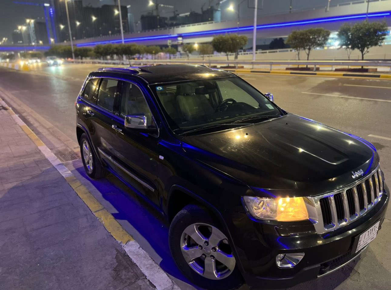 جيب موديل 13 خليجي لمتدد فول مواصفات محرك 6 سلندر مكفوله كفاله عامه لا ضربه ولا بارد ولا حار ولا صبغ ولا كلشي مكفول محرك وكير السبير مانازل من سياره ماشيه 140 كيلو الداخل بيجي ومغلفي حته لا يتوصخ بنروما عل طول سياره هي فول بعد رقم بغداد ورقم هم مرتب مكاني بغداد كاضميه سعر 185 للاستفسار ***********
