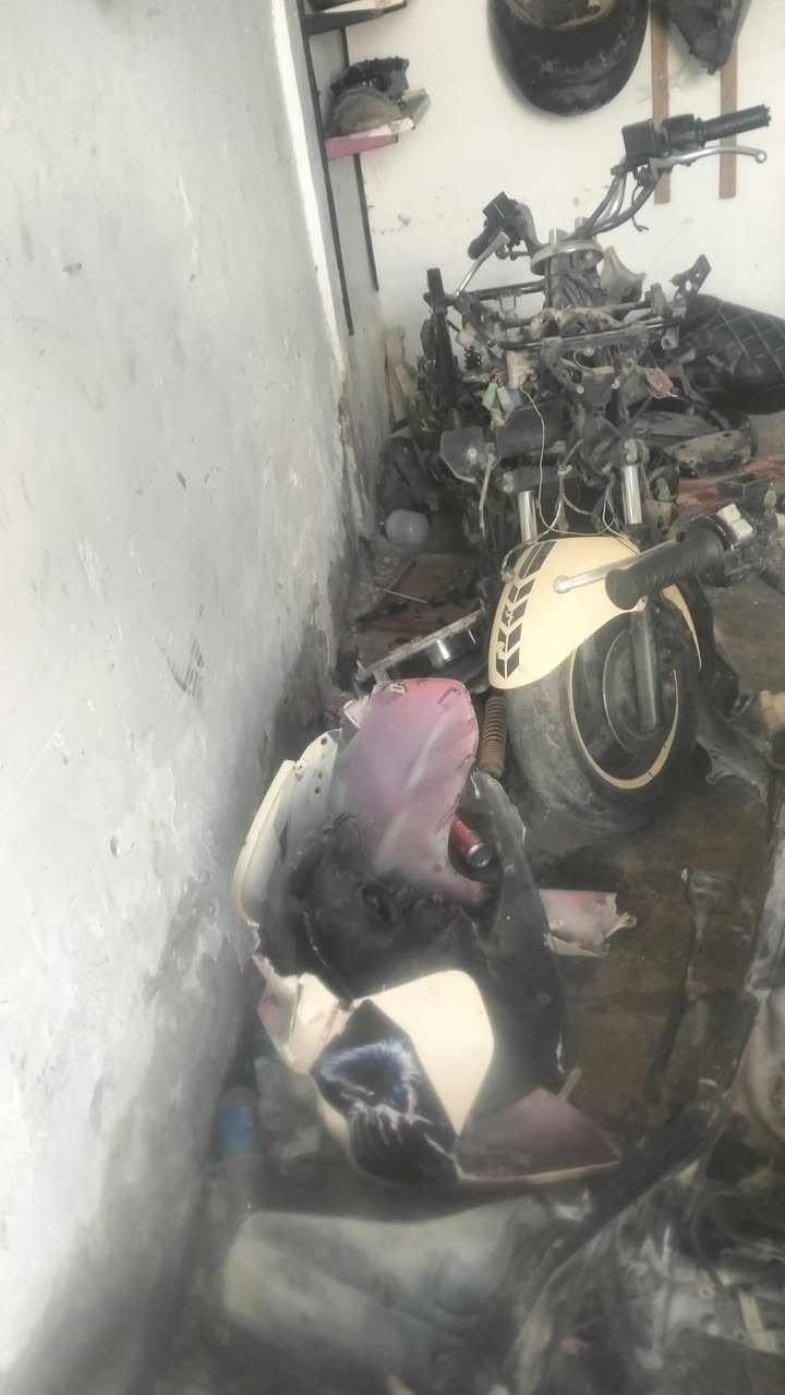 تفصيخ كامل عدي مكينه طابوكه كامله شغاله ب 150 قفل مكاني حسينيه راشديه ***********
