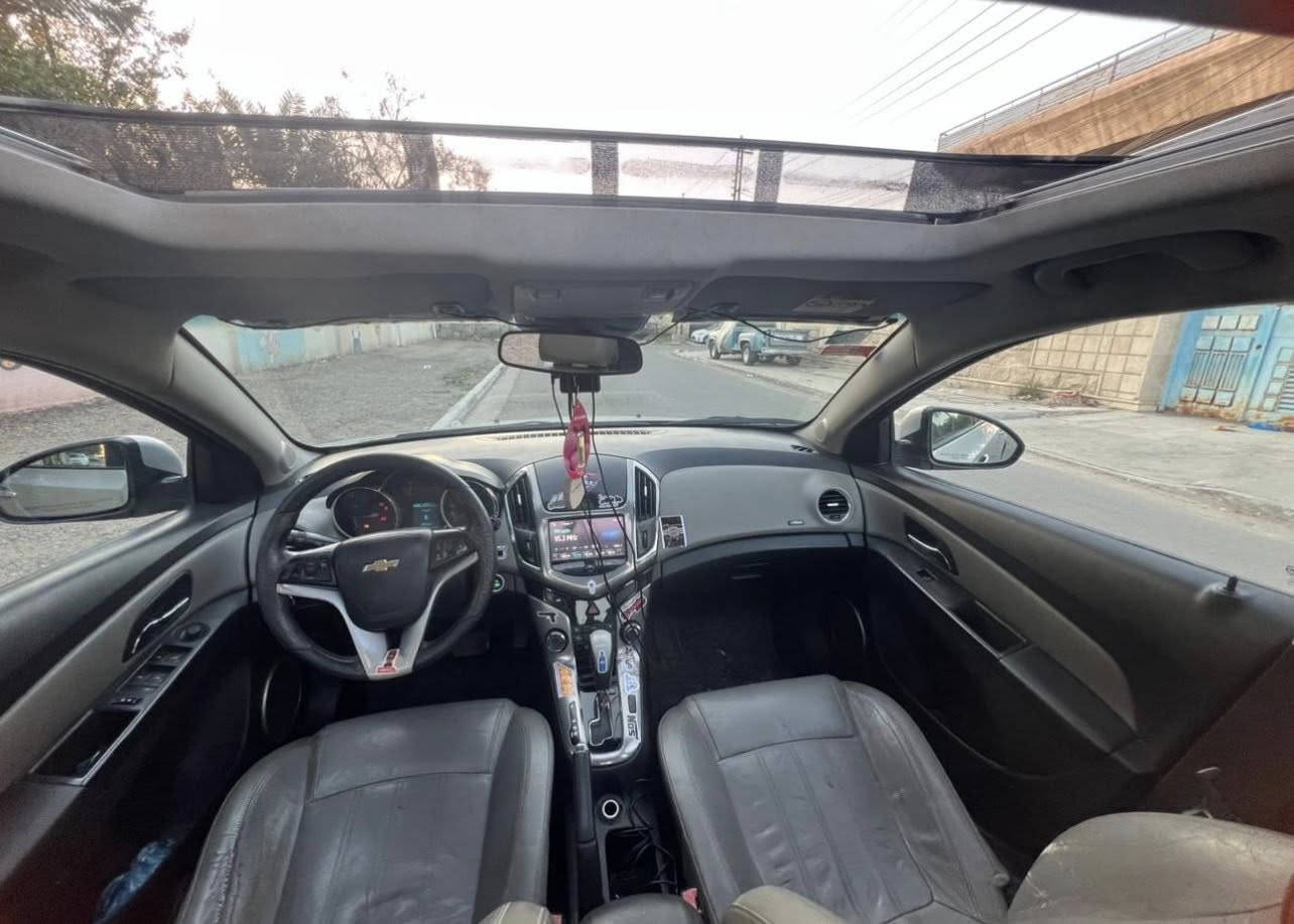 موديل. 2016
 ماشية (158 ألف km ) حقيقي
والمكينة مبدلة جديدة
4 سلندر 1800 دوش المرغوب تنفس طبيعي
وكير اوتماتيك AT +عادي 6نمر المرغوب
كهربائيات سيارة كلها بلاد ونظيفة
وتبريد + تدفئة شغالات 
وسيارة مرتبة ونظيفة جدا خير من الله
خليجية اعلى فئة بالكروز  الخليجي  
فول مواصفات LT  1/1 Vip
فتحه سقف سلايد روف 
 بصمة 4 ابواب + بصمة تشغيل
ويل كب اصلي شوفرليت
حساس خلفية
حساس تايرات + حساس بطارية 
راداد جانبي بالمري 
كشنات جلد بلادي 
شاشة عرض اعطال بالدشبول
 وكامرة خلفية + شاشة كبيرة
تحكمات ستيرن. جهتين
جام كهربائي اوتو
كتلوكات سيارة  شركة موجودة
السياره لا لغد ولا شاصي ولاحوض 
بيه رش صبغ  باب سايق ول باب الخلف سايق 
رقم بغداد الجديد الدولي 11 وسنوية ل2030 بأسمي شرط التحويل
السعر  97 $ ورقة 
 العنوان بغداد  ***********
