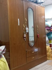 سعره 100 حجمه كبير للتواصل 07765526128