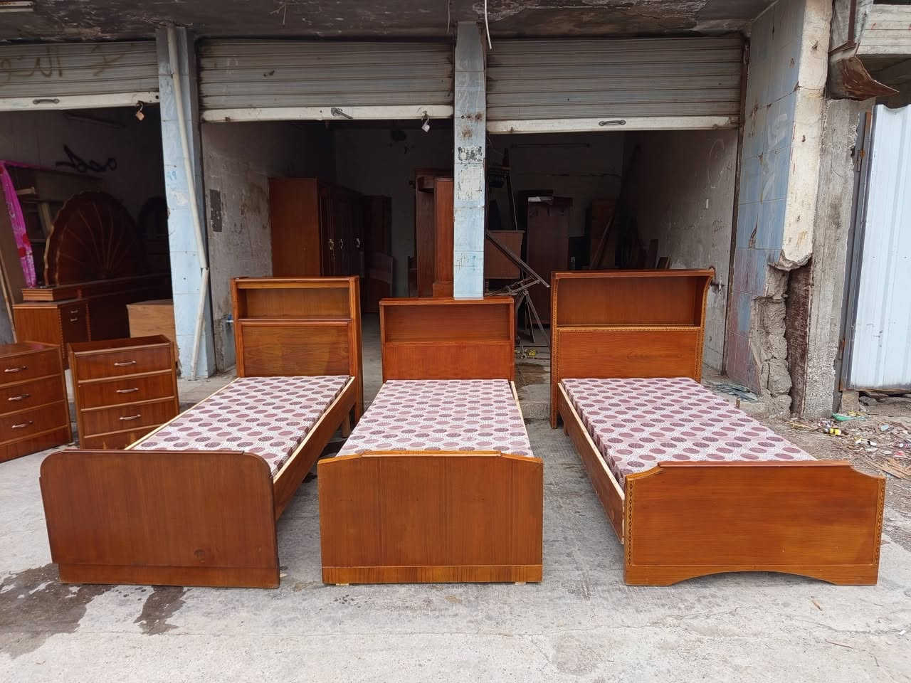 ميز تواليت شرط شرط النظافه شغل ثقيل سعرها ٥٠ الف
تخوت ابو النفر عدد ٣ شرط شرط النظافه شغل ثقيل سعر الواحد ٦٠ الف
رفاعي يم طرشي الشفاء ***********
