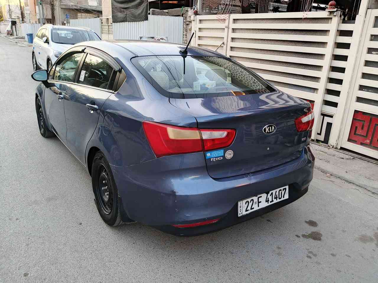 السلام عليكم للبيع كيا ريو موديل 2016 وارد امريكي حادثها بس بنيد او بيها جم رصعات بل كشر ماشيه 76 رقم اربيل الجديد سنويه صاقطه السياره جام جوبي السعر 87 او بيها مجال رقمي *********** مكان السياره بغداد كراده
