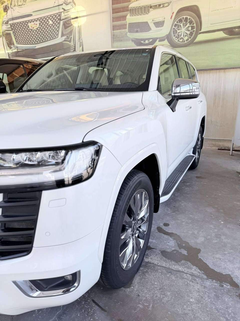 لاندكروز 2022 VX تون تيربو فول مواصفات 
ضمان ساز العملاق الأحمر 
رقم اربيل تحويل او وكالة 
محرك 6 سلندر تيربو 
كراسي كهربائية بالكامل 
تدفئة تبريد كل الكراسي امامي وخلفي 
كرسي خزن  ميموري 
شاشة كبيرة فول تحكمات 
لايت لدات إشارة لكزز 
وبعد بيها مواصفات 
ومعروفه مواصفات الفول 
ماشية 61 الف كيلو 
مكانها النجف 
***********
