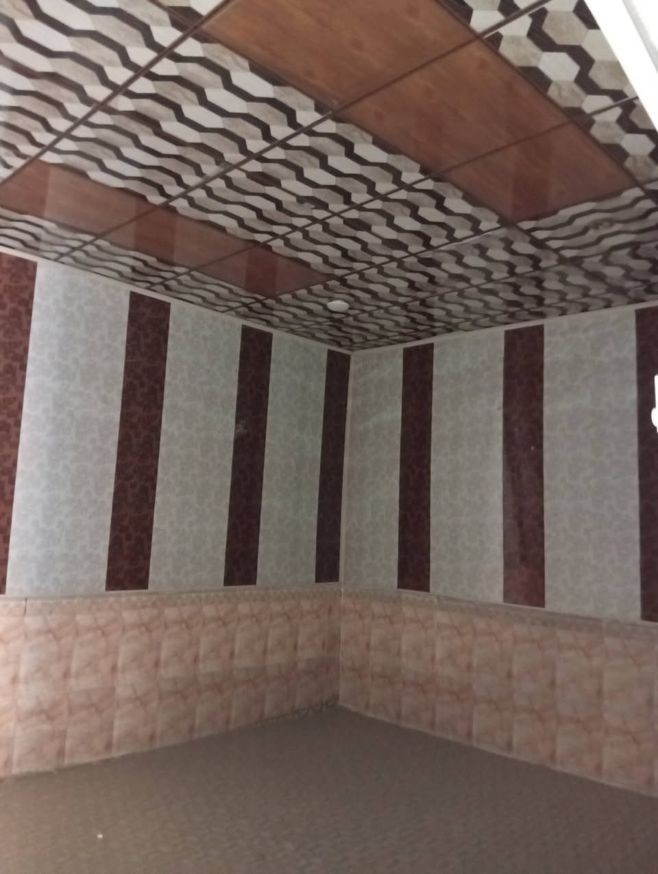 قطعة ارض للبيع في منطقة النجيبية(الفنجانية)
سلام عليكم  بيت تجاوز في  البصره في منطقة الوايلس قرب تقاطع التجاري بيت مساحته ٢٠٠ اليت ماعليه ازاله البيت قريب على الشارع //البيت ١٣ وبيه مجال قليل هذ رقمي وبيه واتساب  ***********
