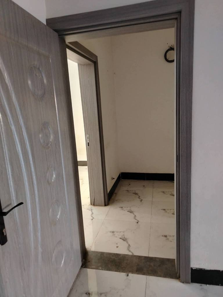 دار للايجار طابق الثاني 130متر كركوك حي العسكري خلف جامع المعراج سعر225الف ماء وكهرباء على صاحب الدار للتواصل *********** علي *********** ابو مصطفى يايجلي كركوك, العراق
