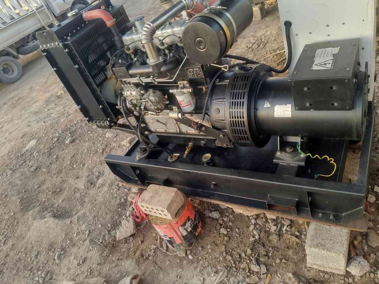 سلام عليكم  عندي مولد بيركز صيني  جديد كلش مشتغل اقل من 200 ساعة موديل 2025 عنوان بغداد ابو غريب  غير متواجد علة الفيس اتصل علة هاذ ارقم ***********
