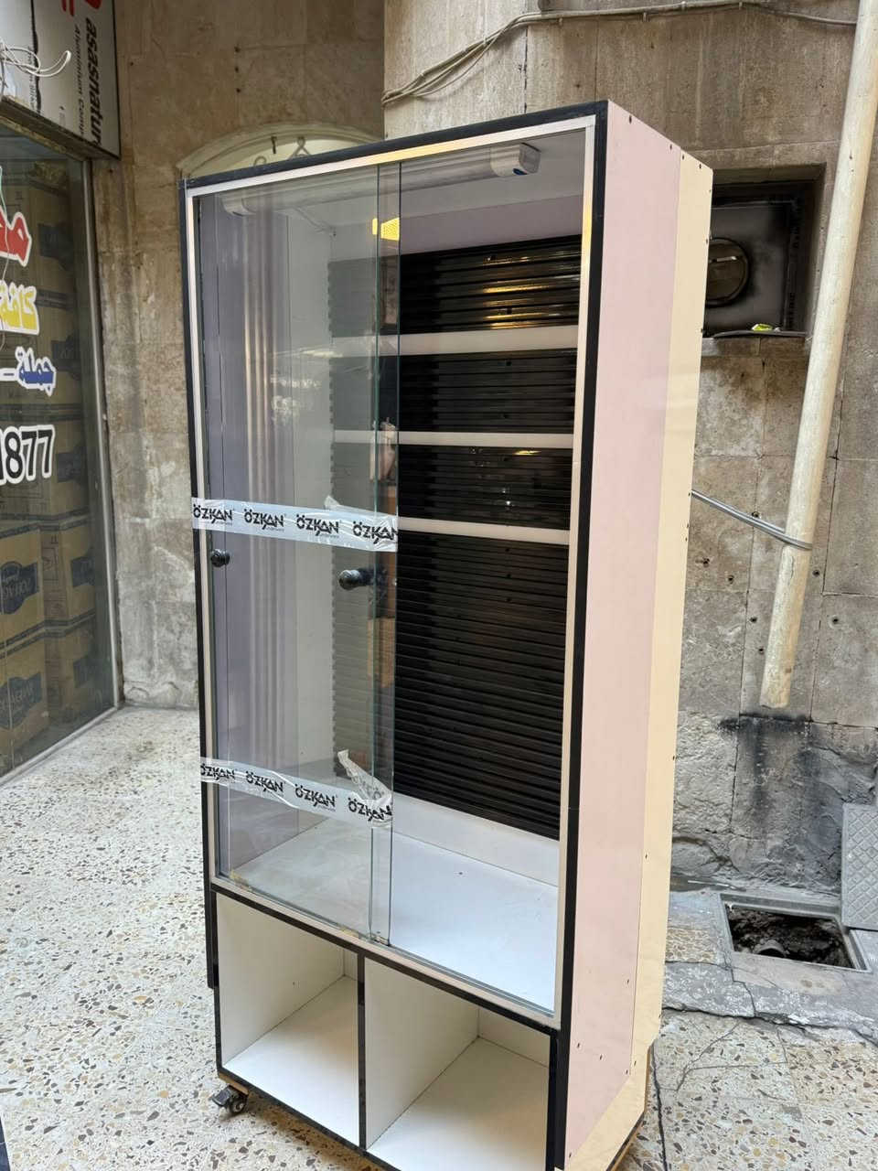 السلام عليكم عندي باترينات كوزمتك للبيع مستعملات قليل كلش ونضيفات تستعمل للكوزمتك والمحلات
الملابس ولكلشي وبسعر مناسب كللشش وماكو بسعرهن
مكاني بغداد السيديه مقابل مصرف الرافدين الاستفسار ***********
