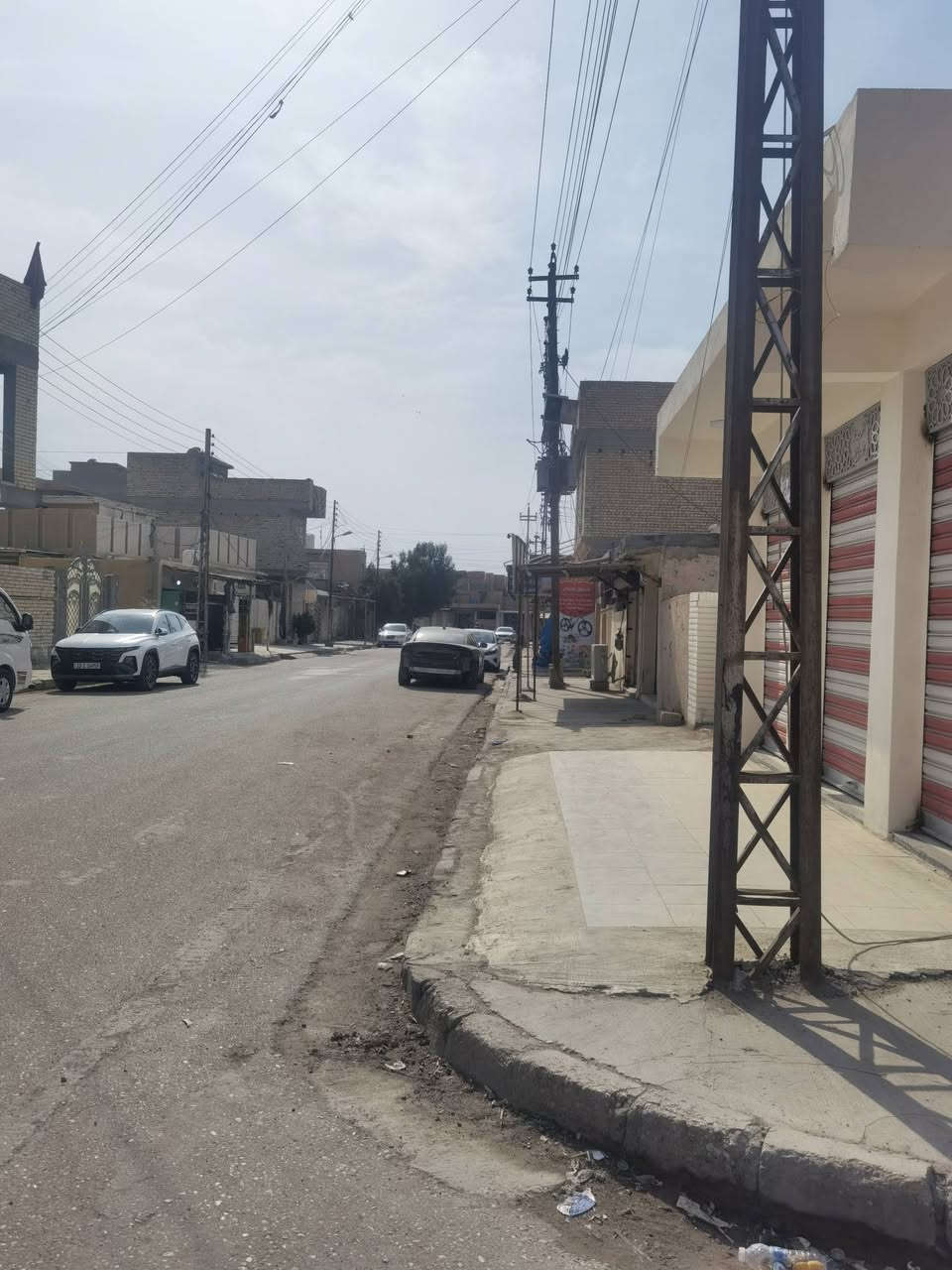 السلام عليكم
دار للأيجار مساحة 300 متر ركن بناء قديم بي نقوصات يرهم مخزن... الموقع ممتاز ركن شارع ام وليد بجوار اسوق بيت فرحان والشارع المقابل صيديلة مكة
للاستفسار الاتصال ***********
