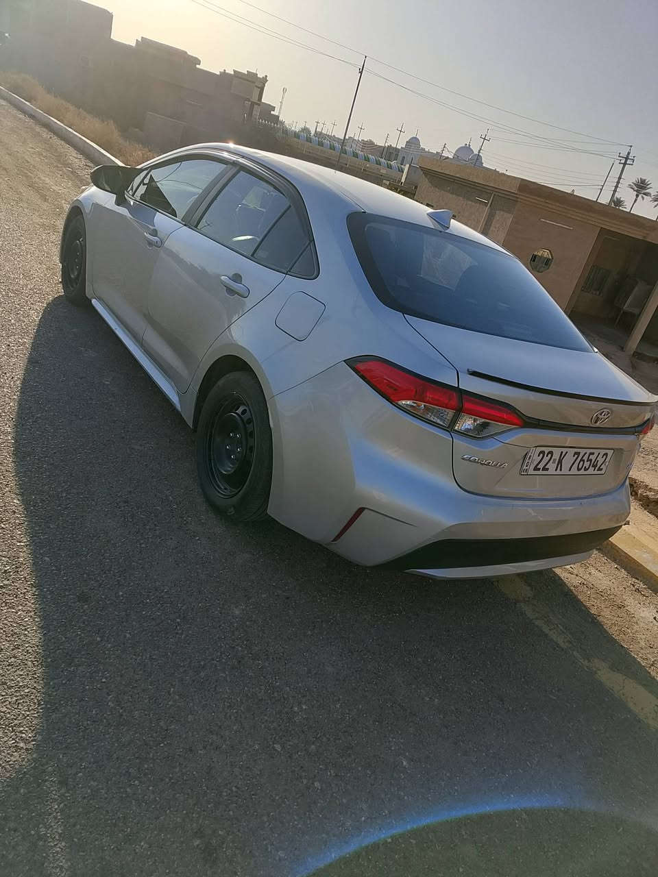 السلام عليكم 
البيع كورلا موديل ٢١ مريكي 
سياره بيهه باب سائق مبدل والباب خلف سائق شبر صبغ سياره نص فول ماشيه ١٣٤ قابل الزياده 
سعره ١٦٠ وبيهه مجال
رقم التلفون ***********
