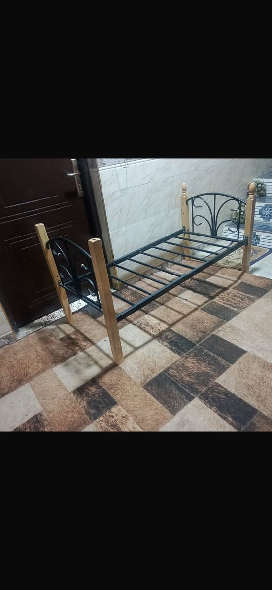 جرباية للبيع مال اطفال من خمس سنوات إلى عشر سنوات نظيفة ما بيها اي كسر 30الالف واتساب ***********
 المكان الابلة قرب جامع الابلة الكبير
