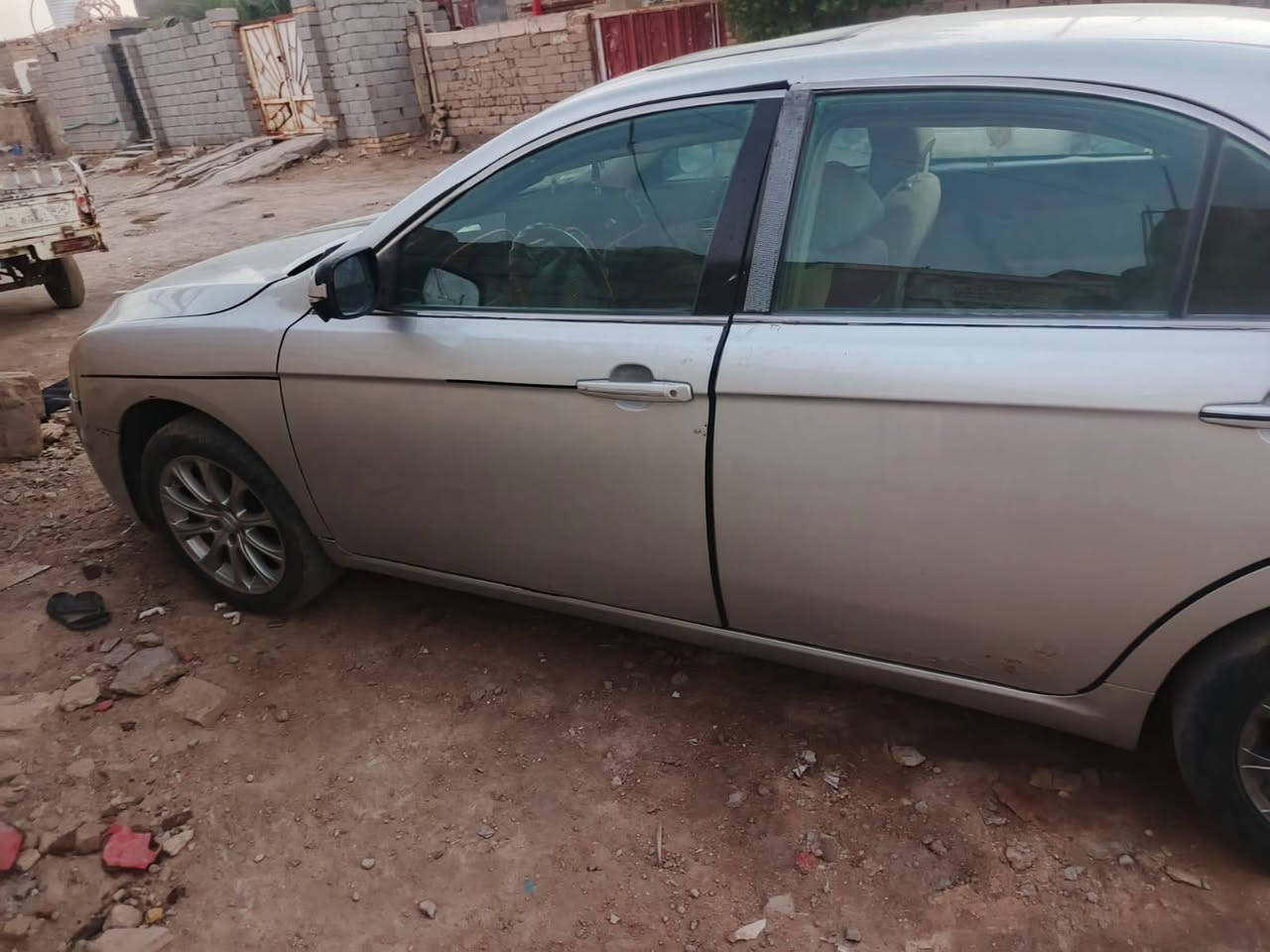 سياره جي دي ام جراند موديل 13 جير ومحرك شرط ترايك وين ما يعجبك كهربائيات كلها تمام التبريد نقص بس غاز مكاني ناصريه مركز السعر 45 ورقه وبيها مجال شويه حديديه نص عمر رقمه نجف وكله عامه بسمي ***********
