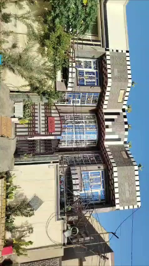 السلام عليكم بيت مساحة ٢٦٠م المكان حله  كريطعه قرب ملاعب السلام وقرب الجسر الجديد عشتار البيت جاهز عله اخر حبه وبناء درجه اولى البيت كله طابوك جمهوري وتأسيس الماء والكهرباء كذالك للاستفسار الاتصال على  الهاتف  *********** ***********
