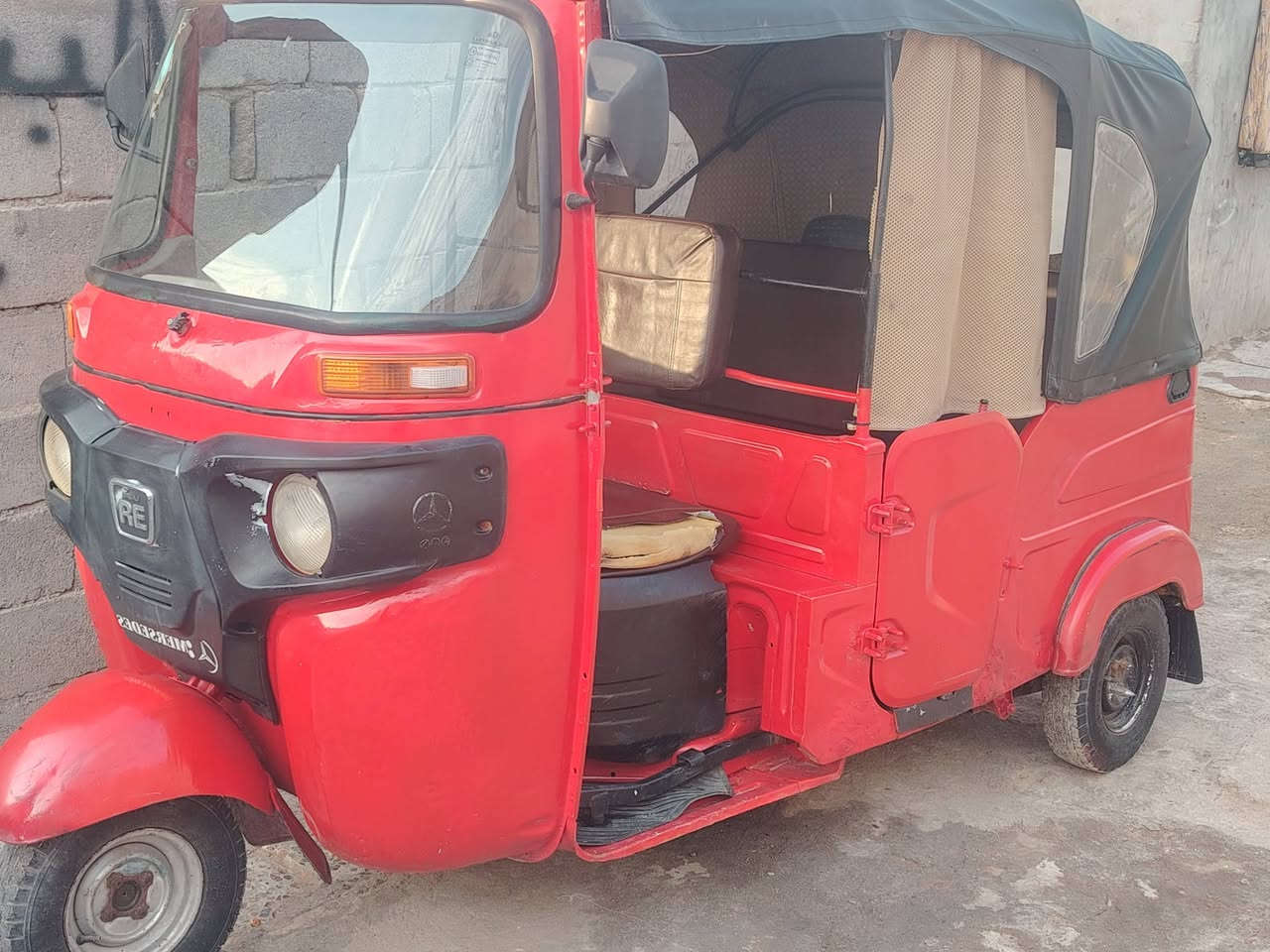 تكتك للبيع موديل ٢٢ باجات جاهزه گبل لشارع مكانها البصره ادوات السعر ٣ وبيها مجال لشراي ***********
