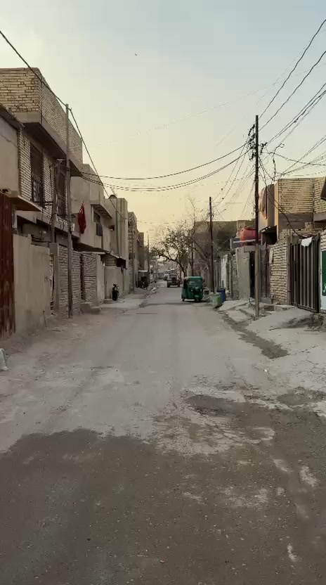 سلام عليكم 

بيت للبيع الموقع حي طارق القديم اول فرع مقابيل البانزين خانه الجديده  بل بدايه   المساحه 100 متر طابقين الواجها 5 والنزال 20 بناء حيث يرهم امراوس كون المساحه 200 متر يكون علئ القديم او علئ الوسط  والتفاصيل كلها في الفيديو الشراي يتصل على هذا الرقم *********** والسعر بل تعليق
